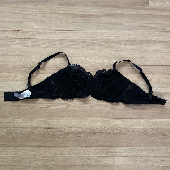 Victoria’s Secret Underwire Lace Bra - Picture 5 of 7